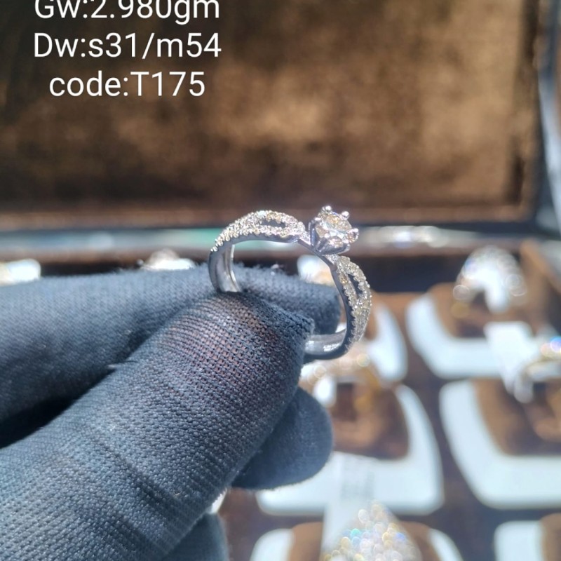 Beautiful Diamond solitaire Ring