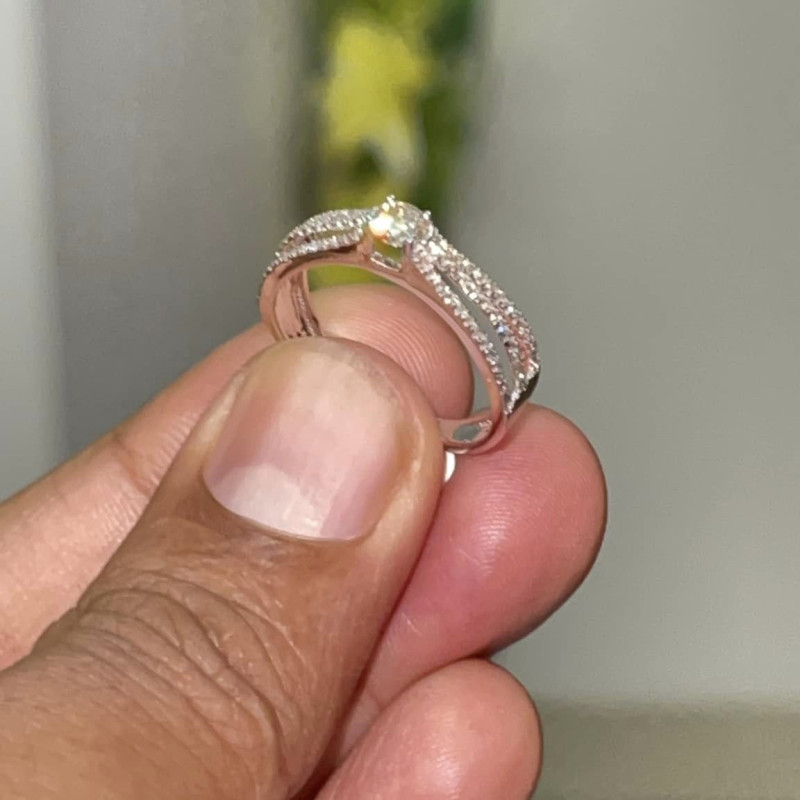 Beautifull  Diamond Solitair Ring